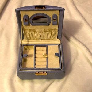 Travel jewelry case